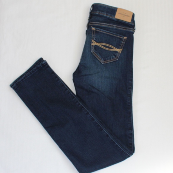 NWT Abercrombie Kids Dark Wash Skinny Jeans - Picture 2 of 8